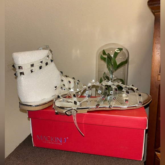 Mackin J silver sandals; clear with silver pointed studs; nice and comfortable - Picture 5 of 16